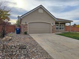 featured image of 447 W Harvest Ln