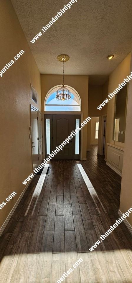 11509 Pine Top Ln Ne - Photo 2 of 23