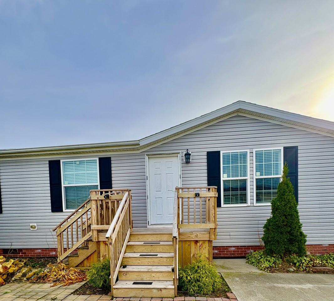 11097 Indianwood Ct #146 - Photo 2 of 20