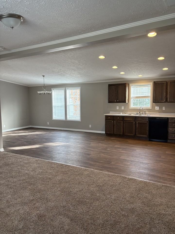 11097 Indianwood Ct #146 - Photo 3 of 20