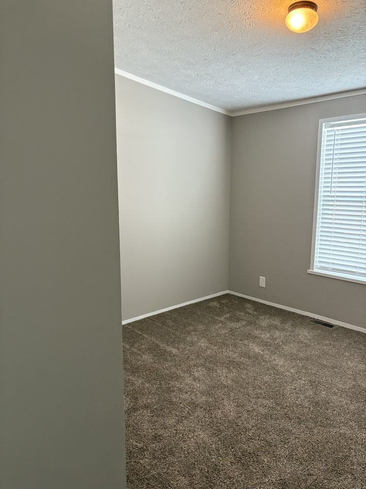 11097 Indianwood Ct #146 - Photo 7 of 20