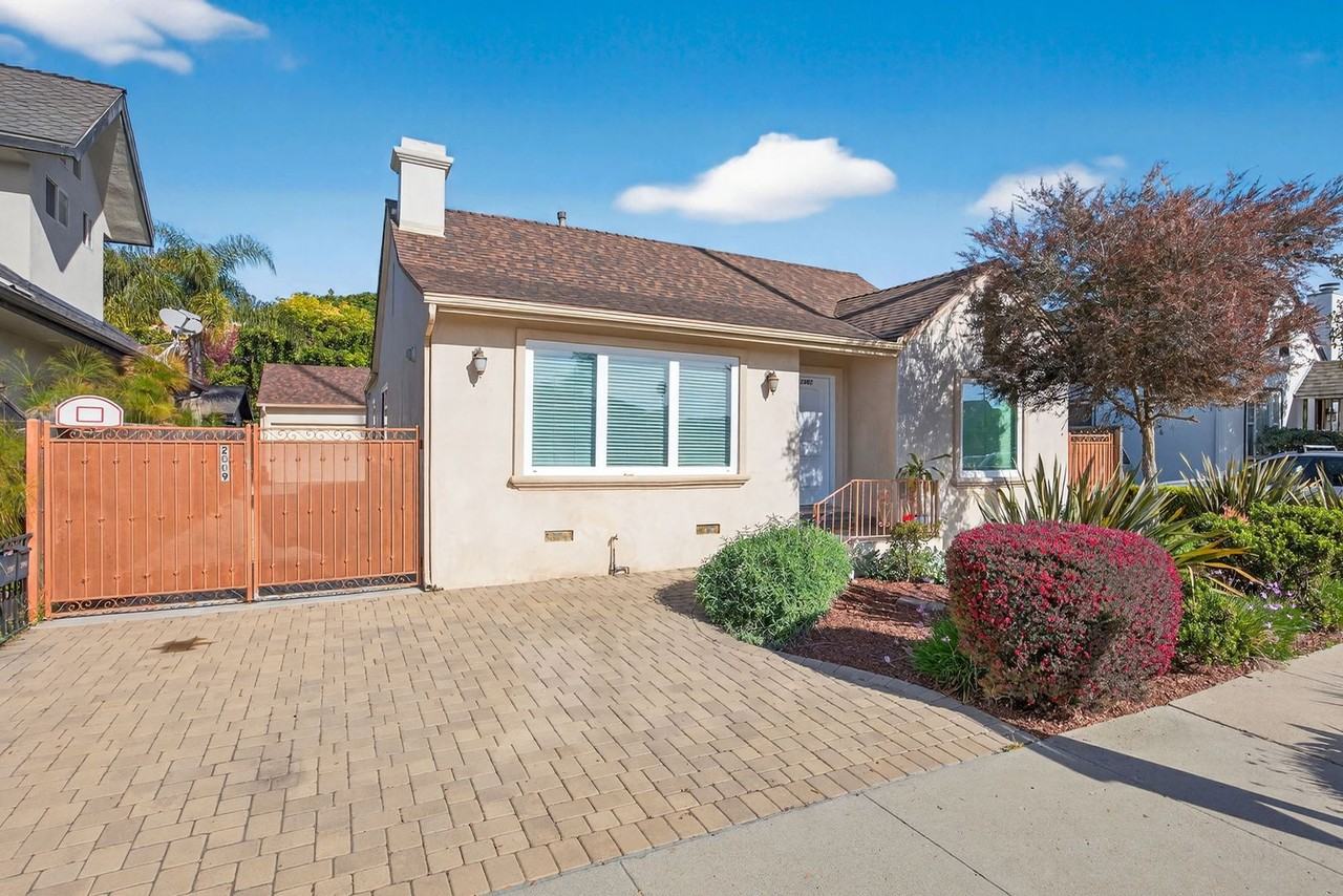 2007 Poli St - Photo 2 of 18