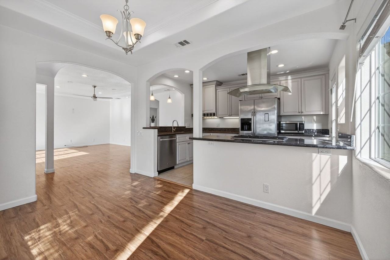 2007 Poli St - Photo 5 of 18