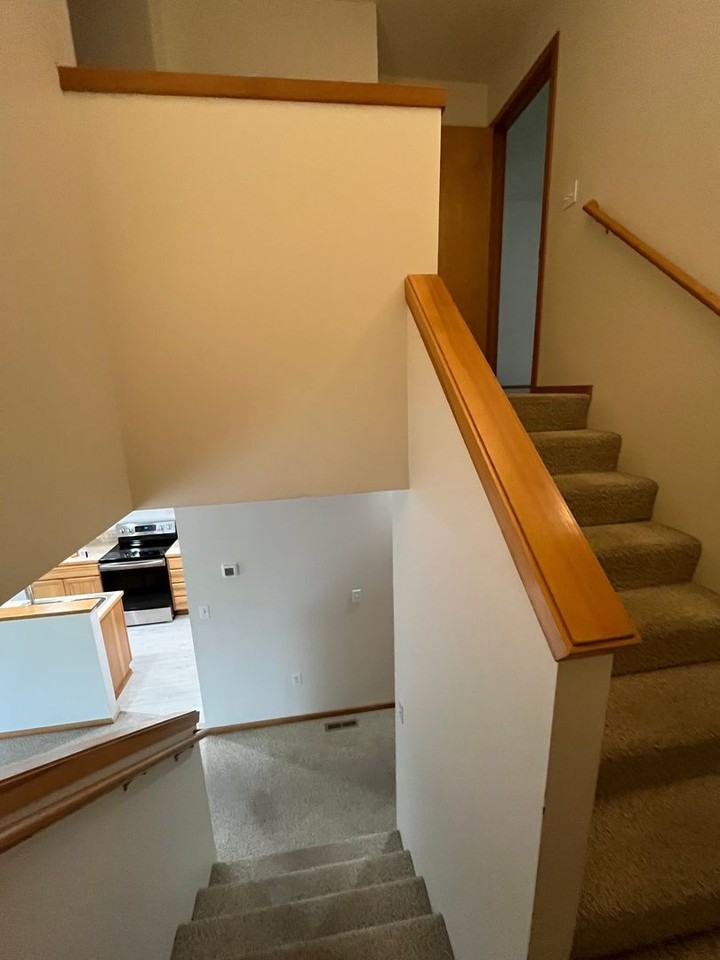 340 N Maple St - Photo 6 of 20