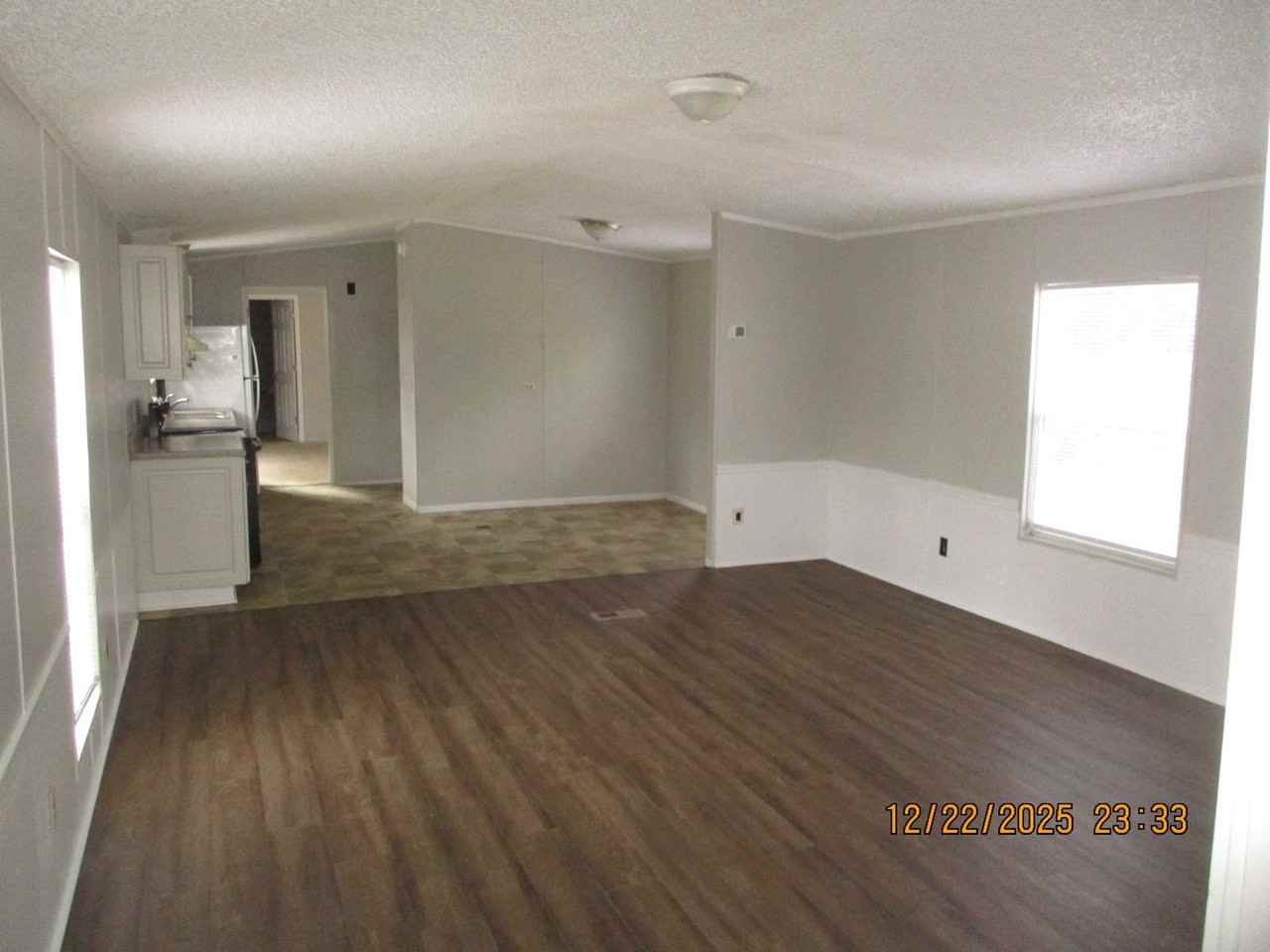 908 Westview Dr - Photo 4 of 7