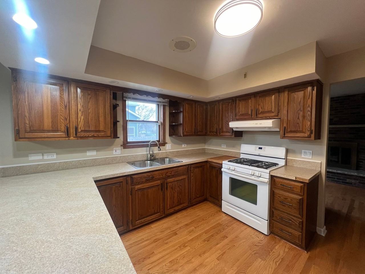 1300 Wolff Ave - Photo 2 of 37