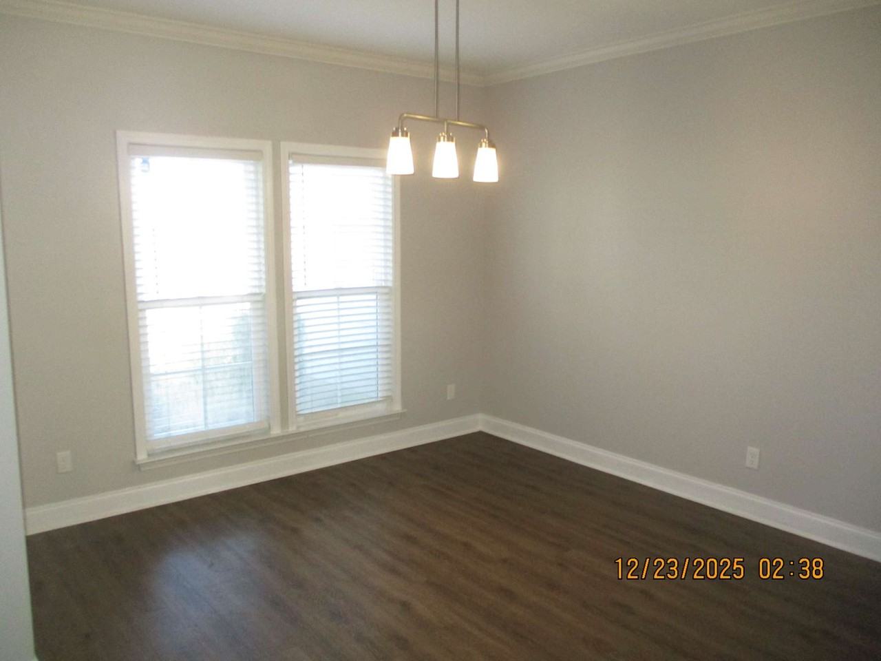 127 Live Oak Dr - Photo 4 of 10