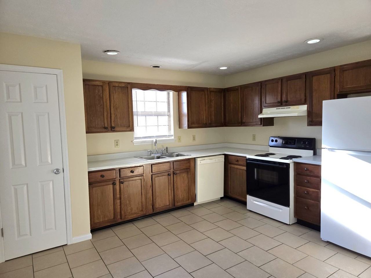 3816 Belleau Wood Dr - Photo 4 of 22