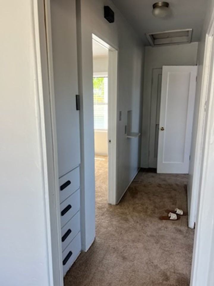 3027 Jarvis St - Photo 6 of 12