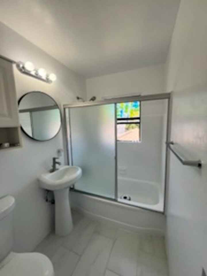 3027 Jarvis St - Photo 7 of 12