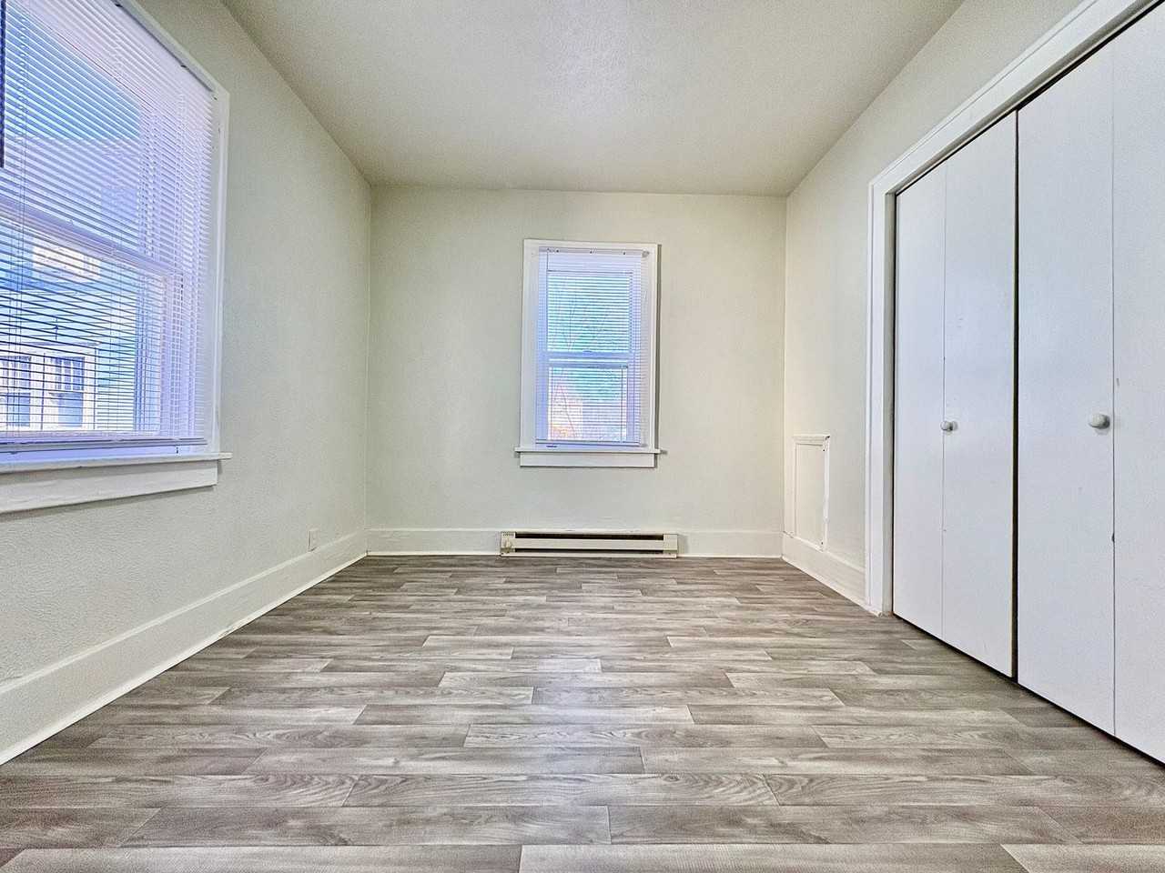 1508 Hermosa Pl - Photo 4 of 13