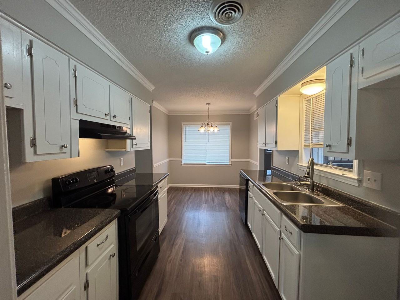 1468 Mullins Station Rd - Photo 4 of 15