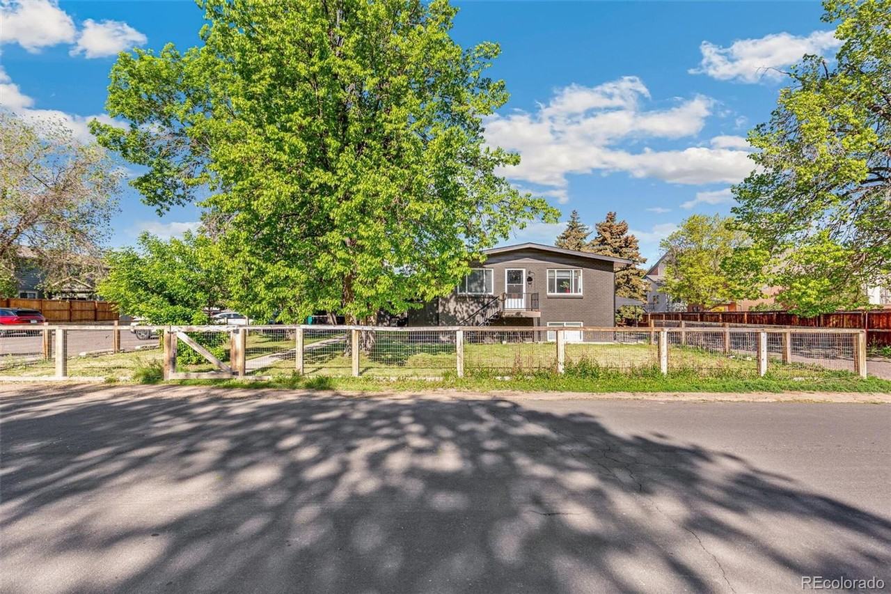 3851 Otis St - Photo 5 of 36