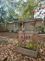 featured image of 309 Pecan St