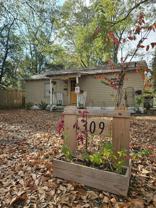 309 Pecan St - Photo 1 of 1