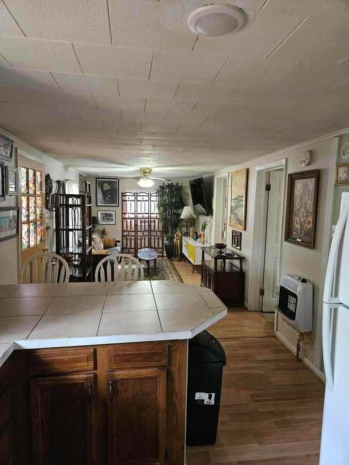 309 Pecan St - Photo 6 of 13