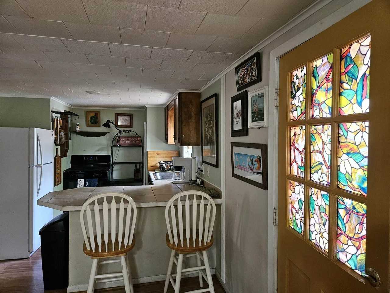 309 Pecan St - Photo 7 of 13