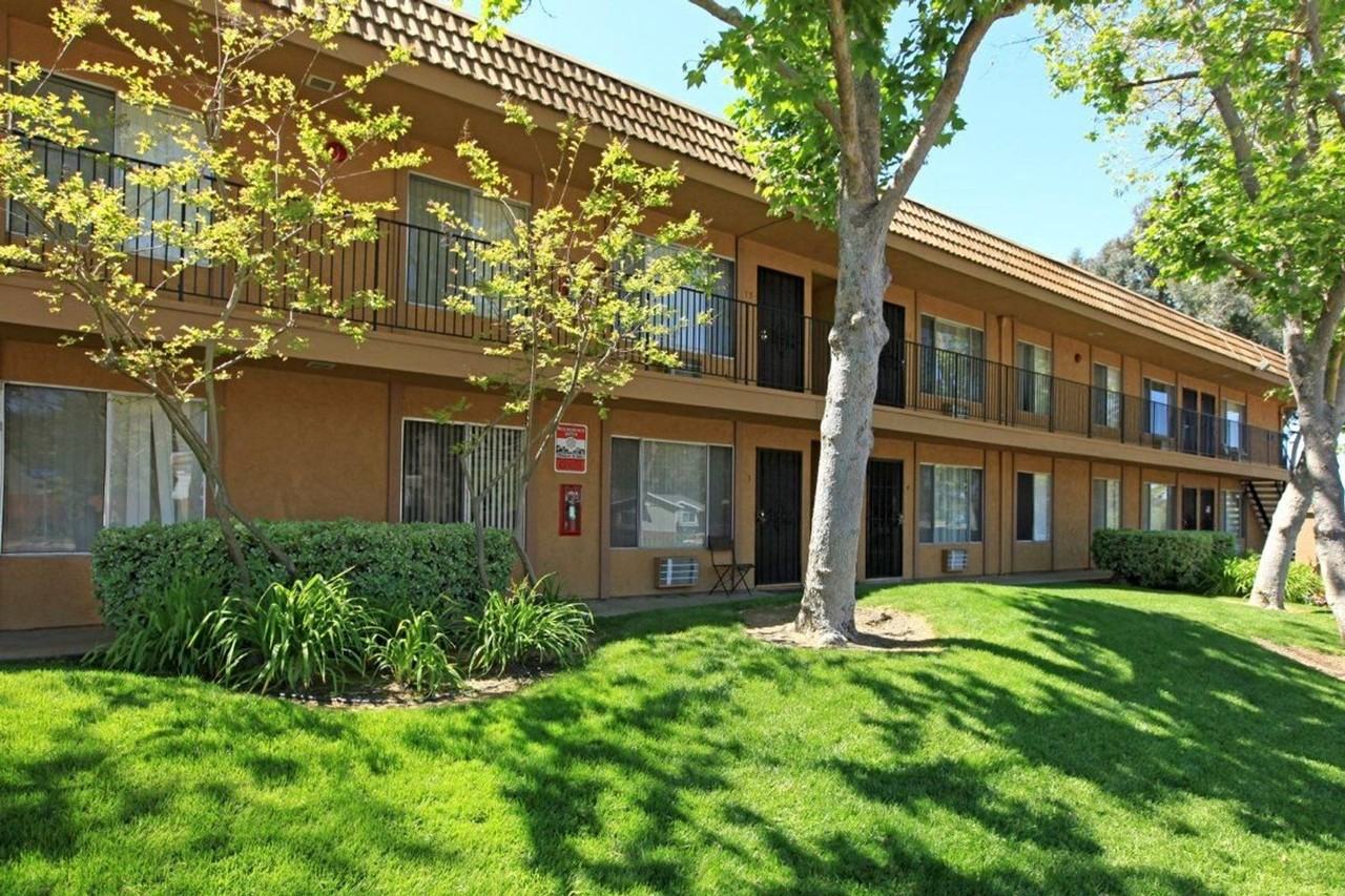 Fletcher Valley Apartments – Spacious 1 & 2 Bedroom Apartments in Santee, CA with Pool, Parking & Pet - Photo 2 of 11