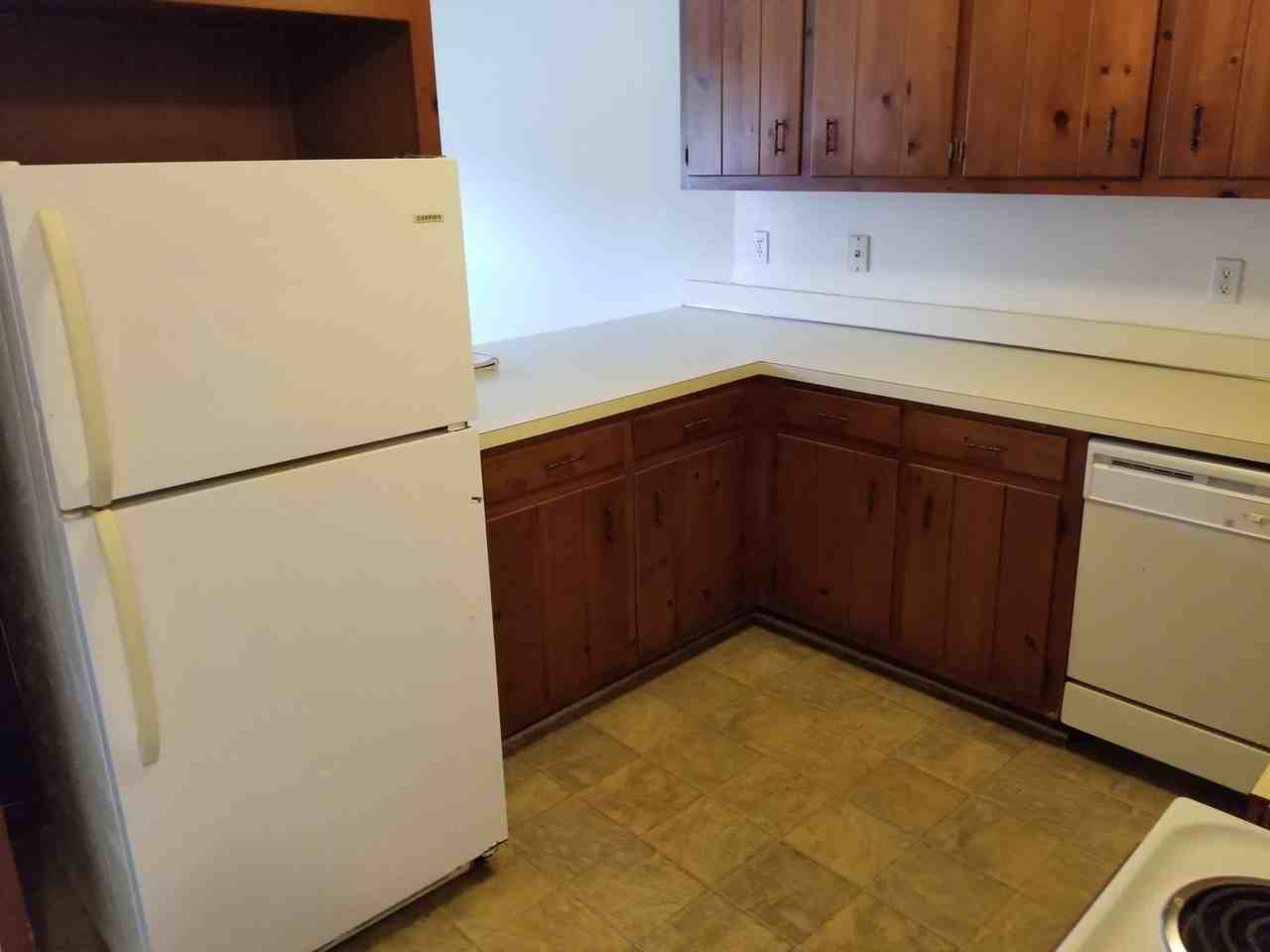 2530 Cedarwood Dr #B11 - Photo 7 of 9