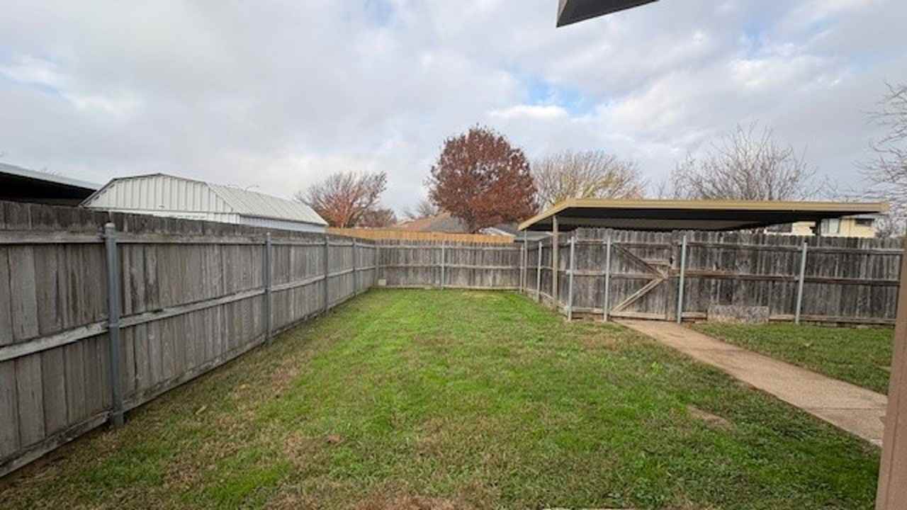 5930 Timbercrest Dr - Photo 2 of 20