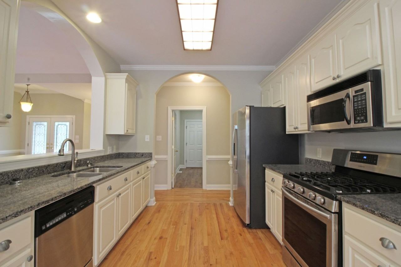 140 Adler Ln - Photo 7 of 26