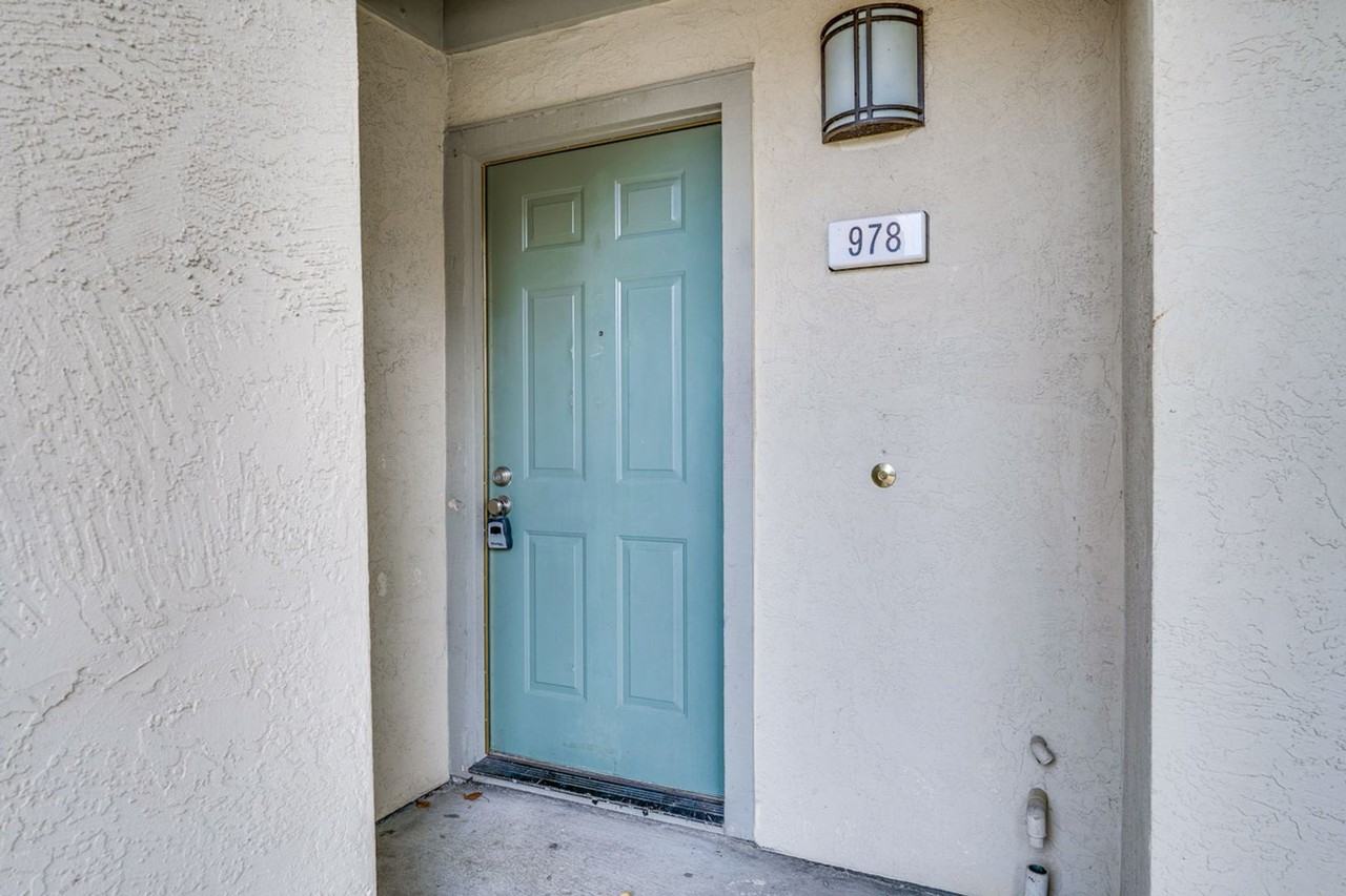 978 Summerplace Dr - Photo 6 of 50