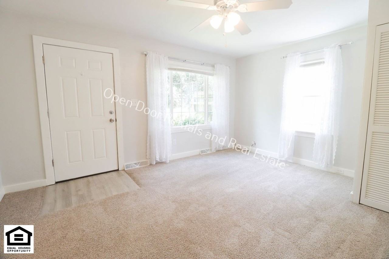 3406 Illamna Ave - Photo 3 of 9