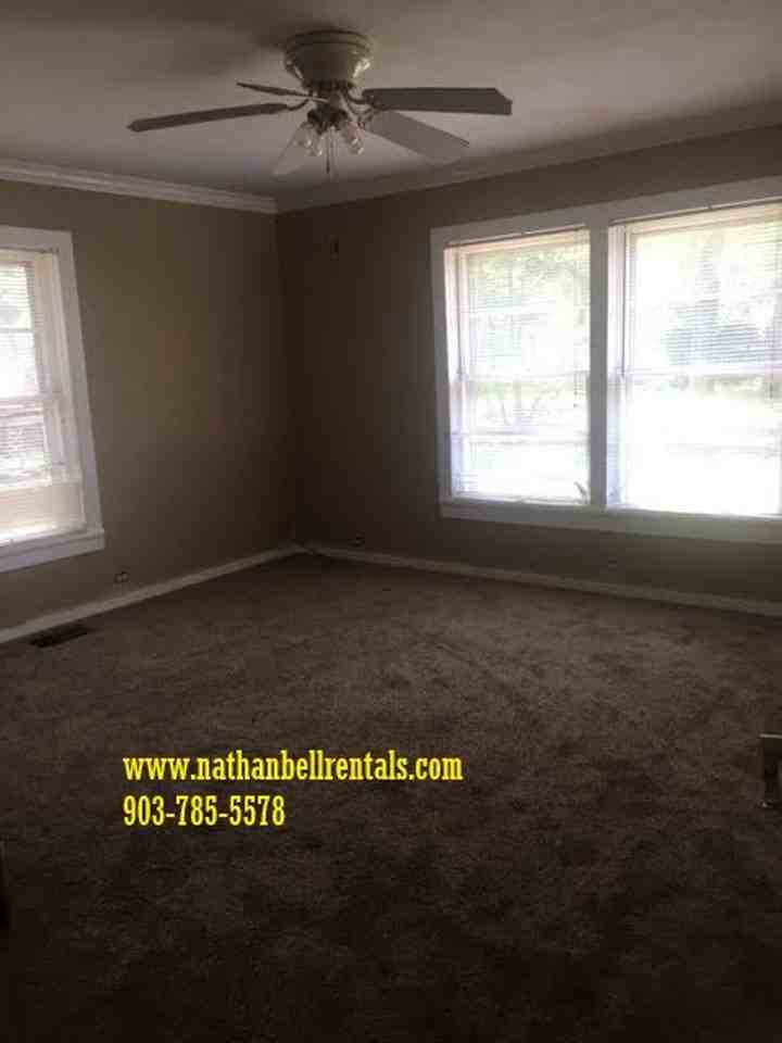 2578 Simpson St - Photo 6 of 15