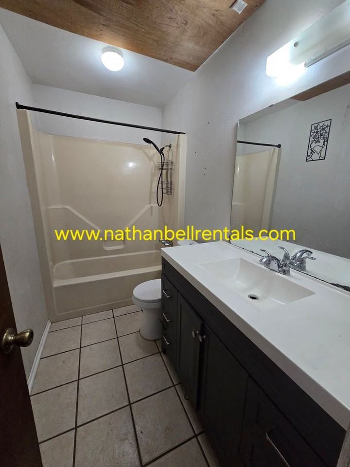 1452 26th St Ne - Photo 5 of 8