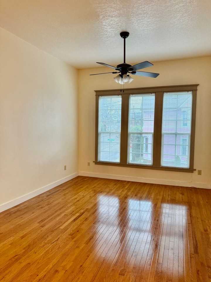 Harborview Apartments - Photo 5 of 19