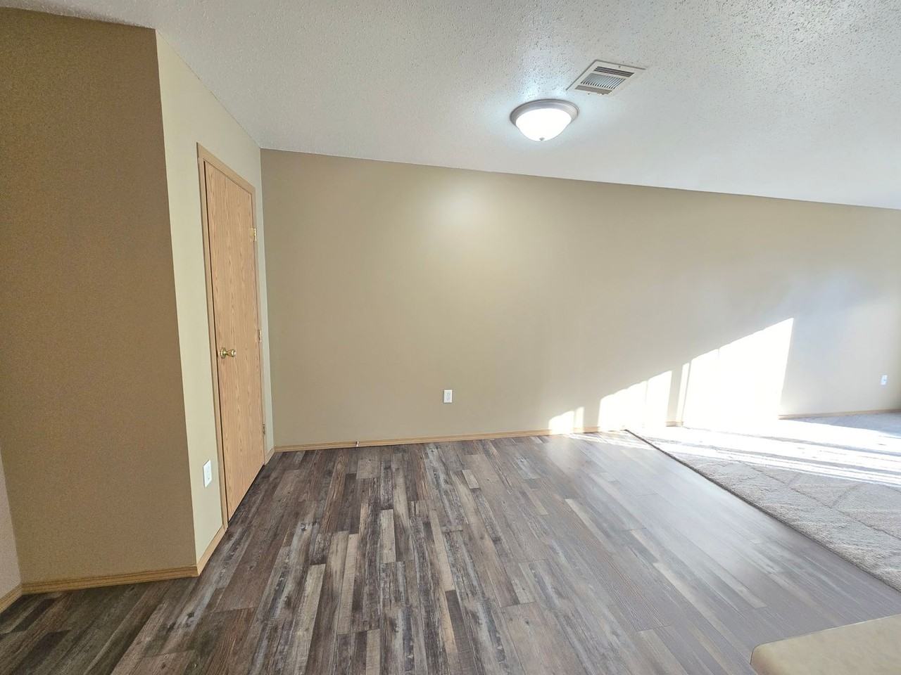 3225 S Sycamore - Photo 4 of 27