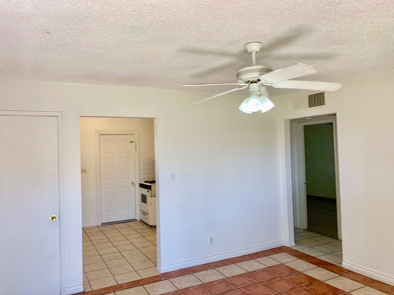 Casa La Jolla - Photo 2 of 17