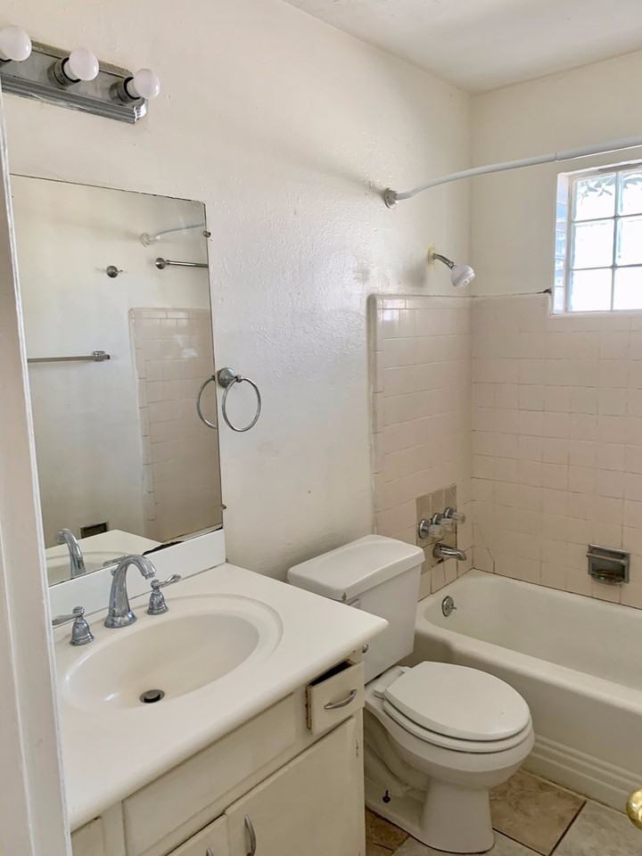 Casa La Jolla - Photo 5 of 9