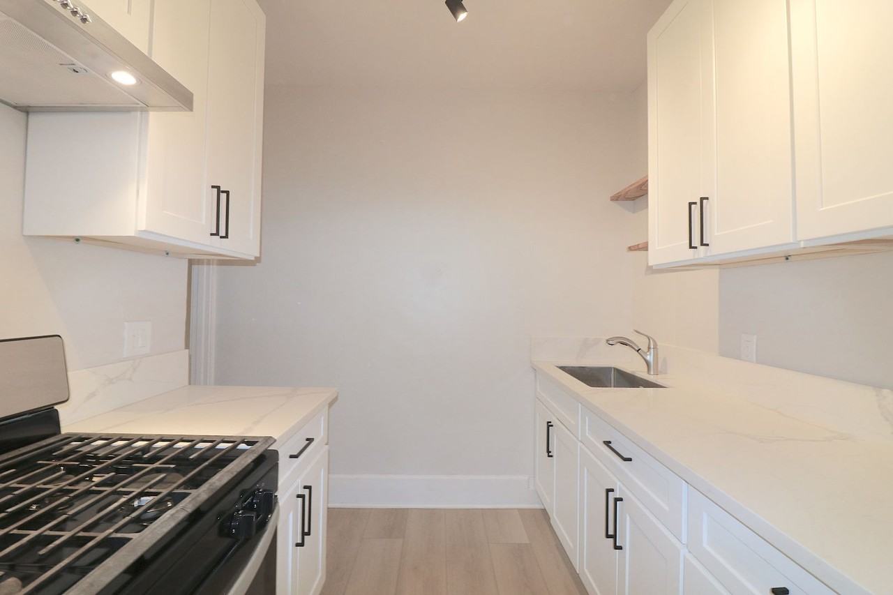 Fifth Avenue - Photo 4 of 34