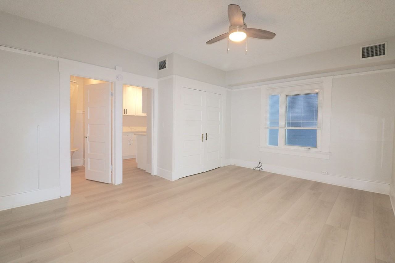 Fifth Avenue - Photo 5 of 34