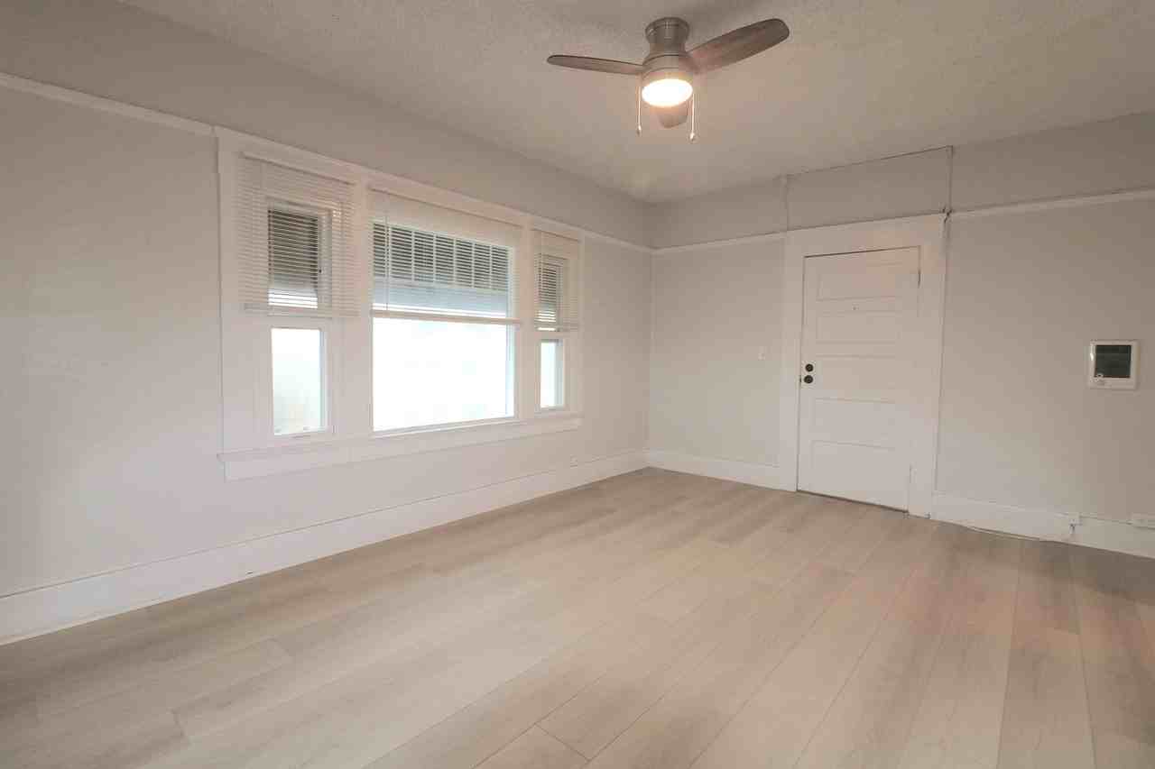 Fifth Avenue - Photo 6 of 34