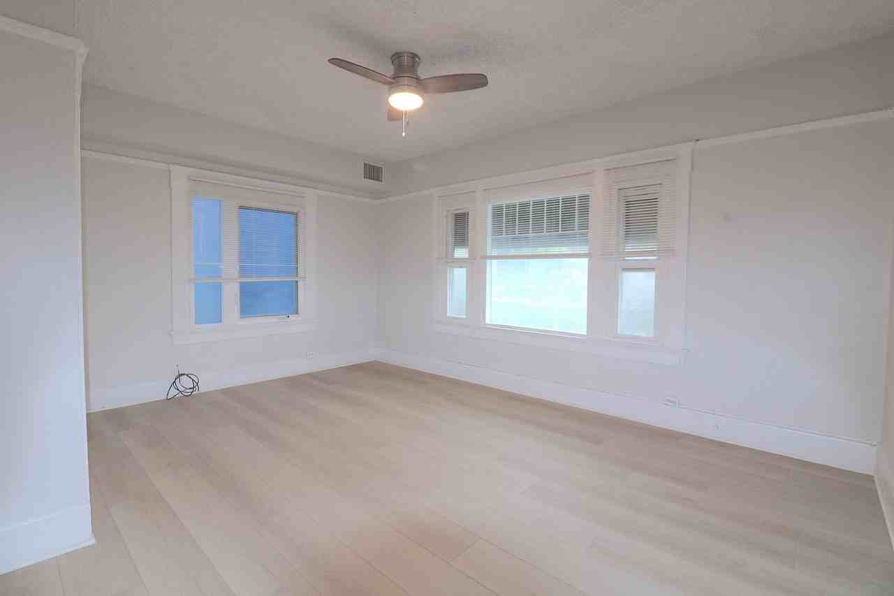 Fifth Avenue - Photo 7 of 34