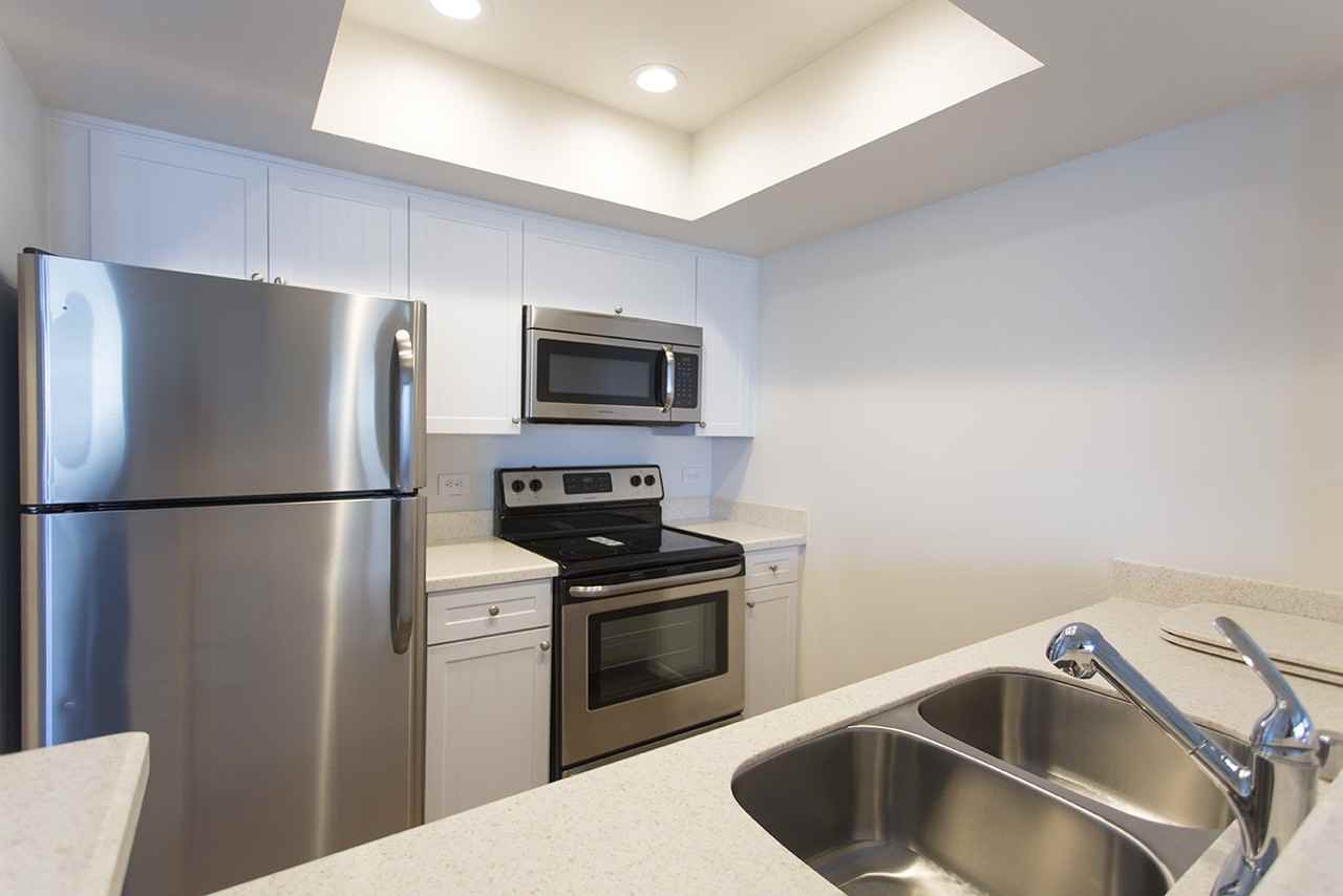 933 Seacoast Dr - Photo 5 of 15