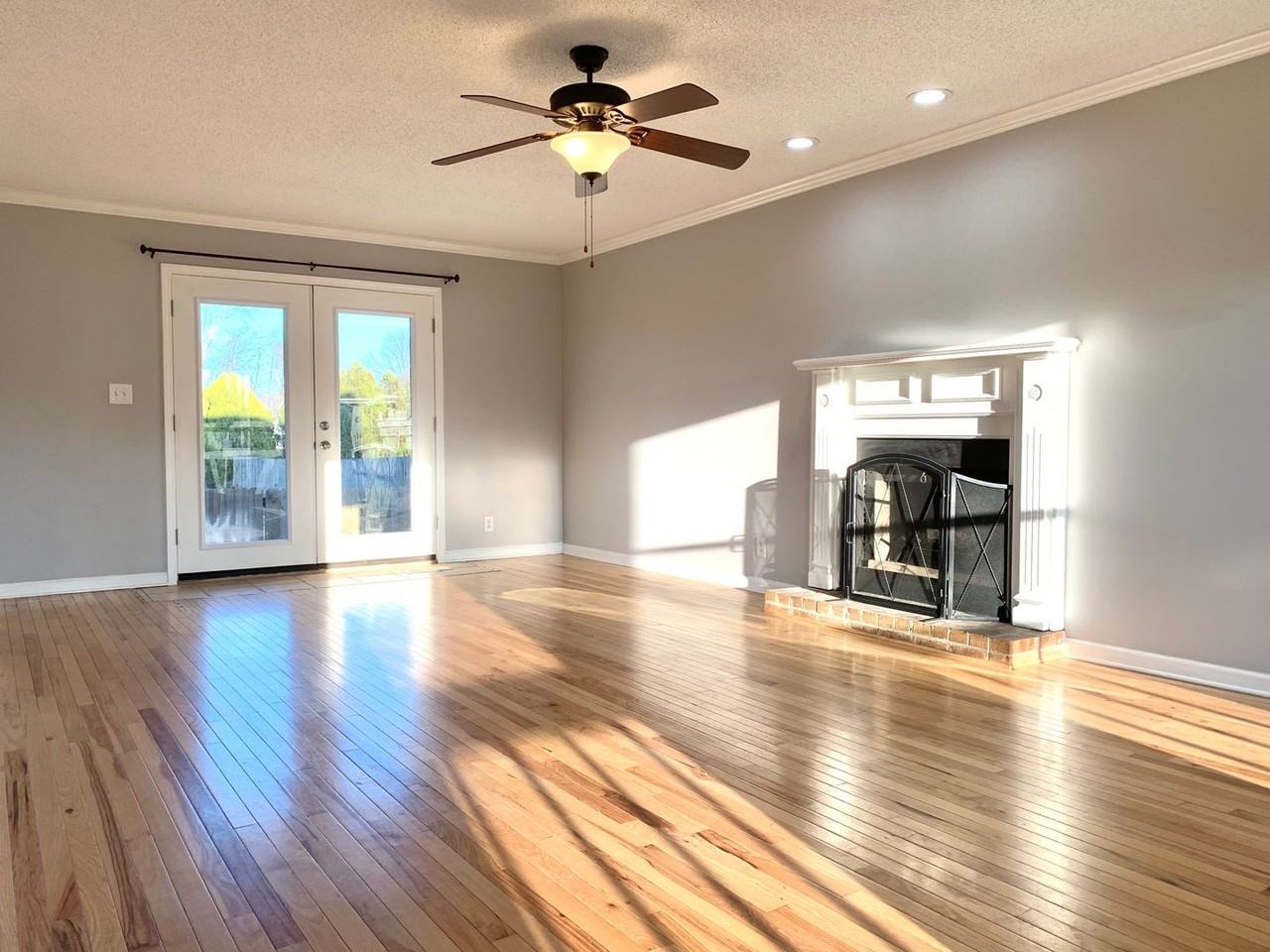 1233 Cobblestone Ln - Photo 4 of 41