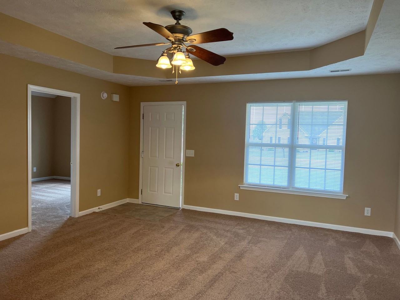 2027 Rankin Dr - Photo 4 of 11