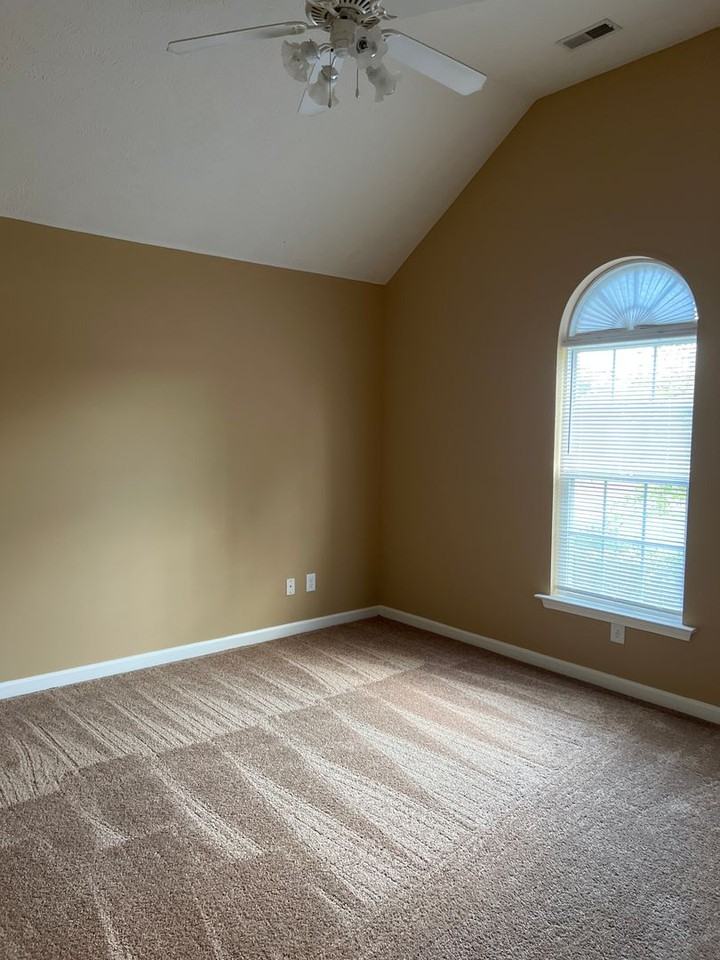 2027 Rankin Dr - Photo 5 of 11