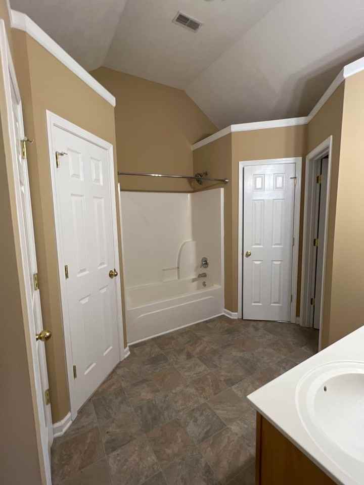 2027 Rankin Dr - Photo 7 of 11