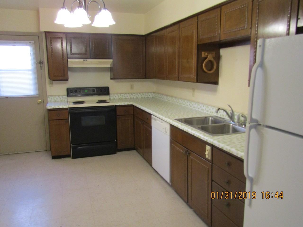 1018 Glendale Dr - Photo 2 of 5