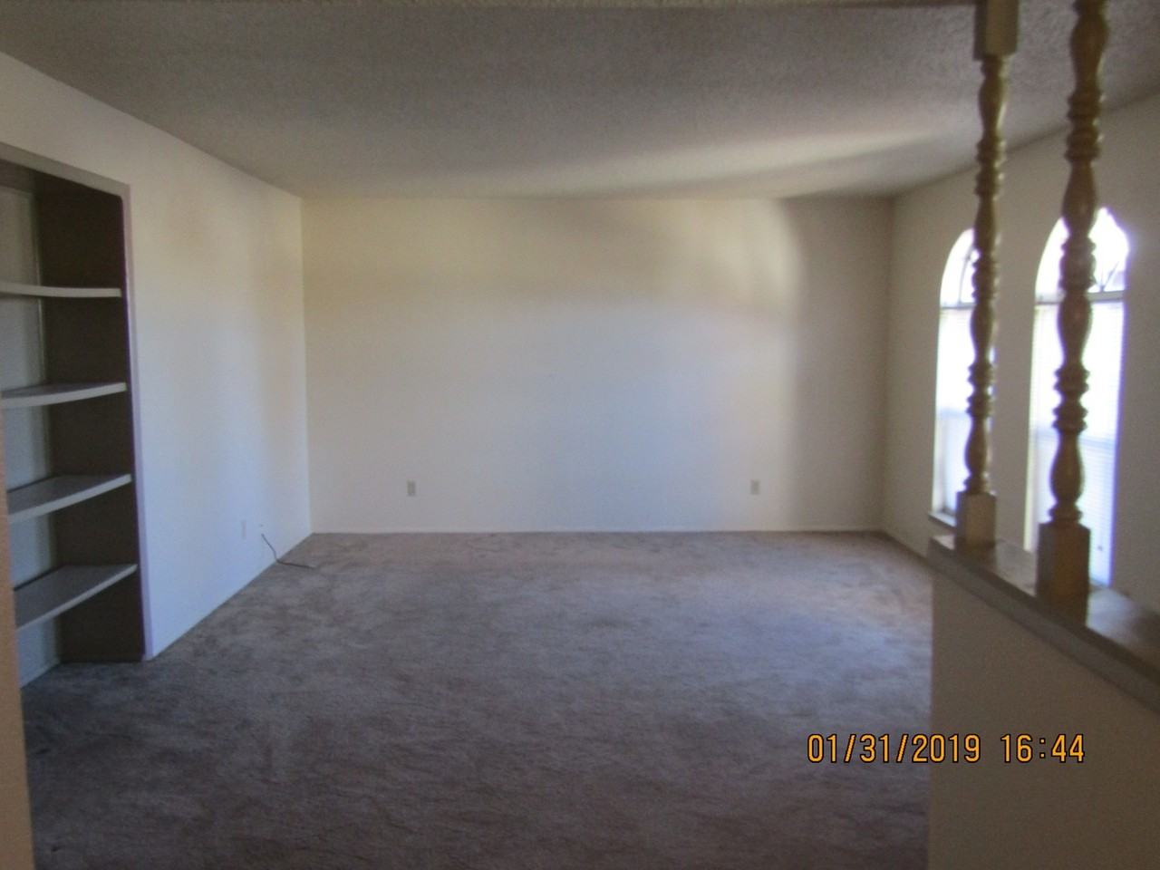 1018 Glendale Dr - Photo 3 of 5