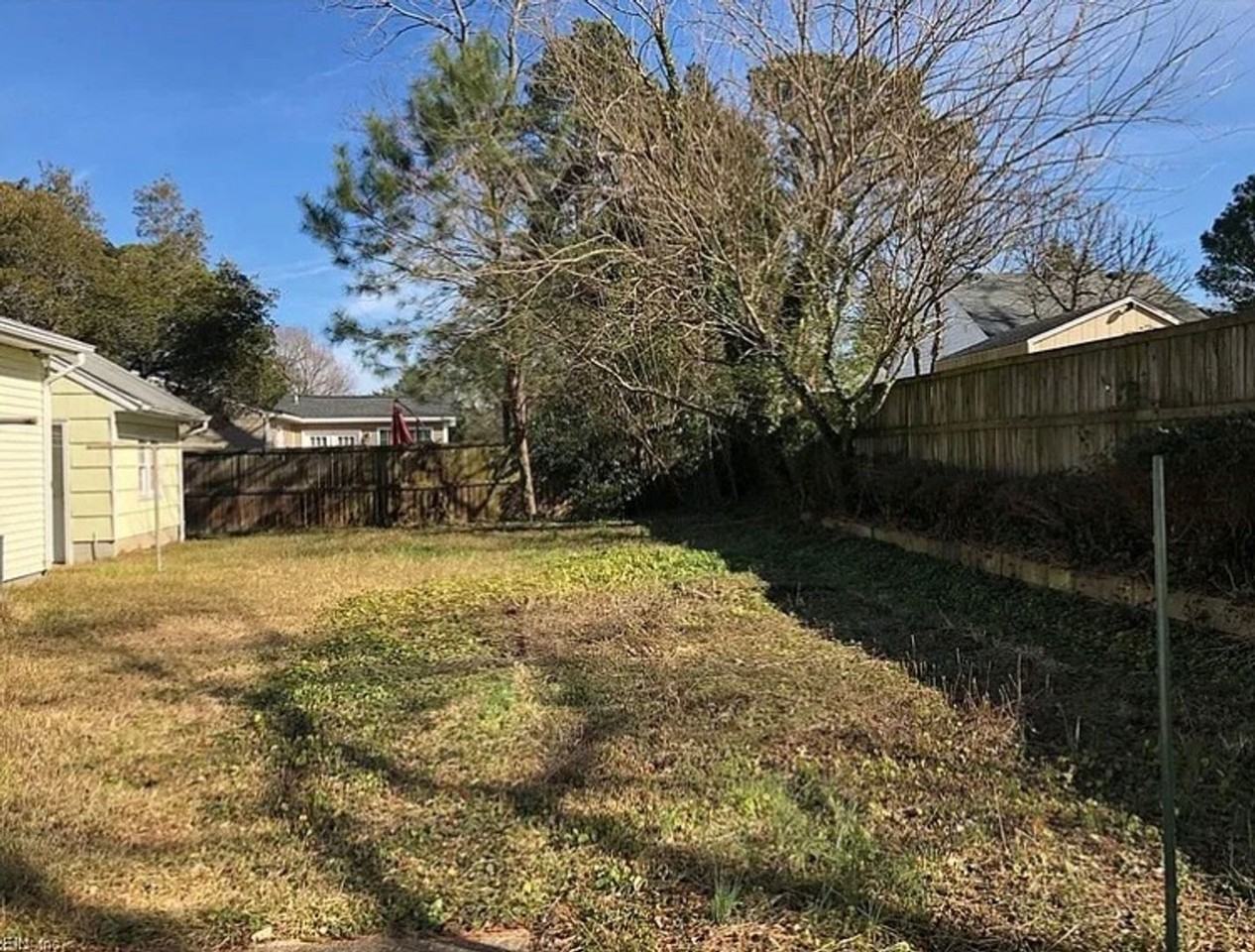 4521 Clyde St - Photo 4 of 19