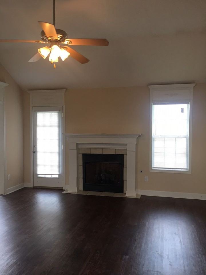 109 Rampart Dr - Photo 3 of 9