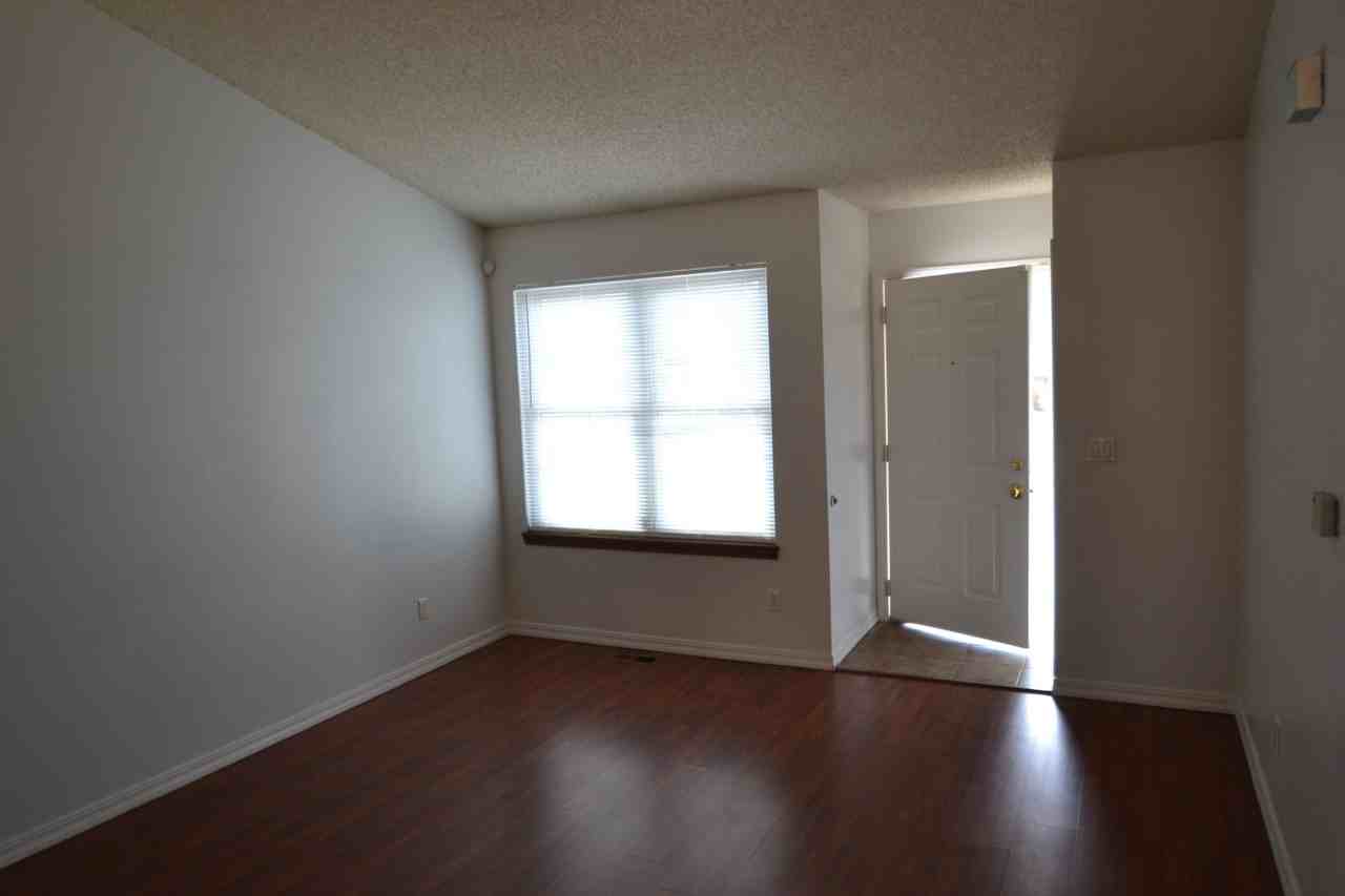 8425 Ilex Dr - Photo 3 of 21