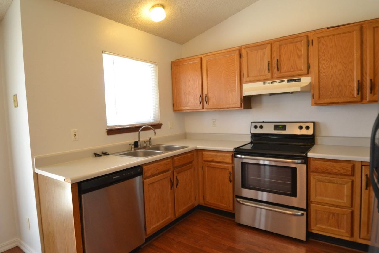 8425 Ilex Dr - Photo 6 of 21