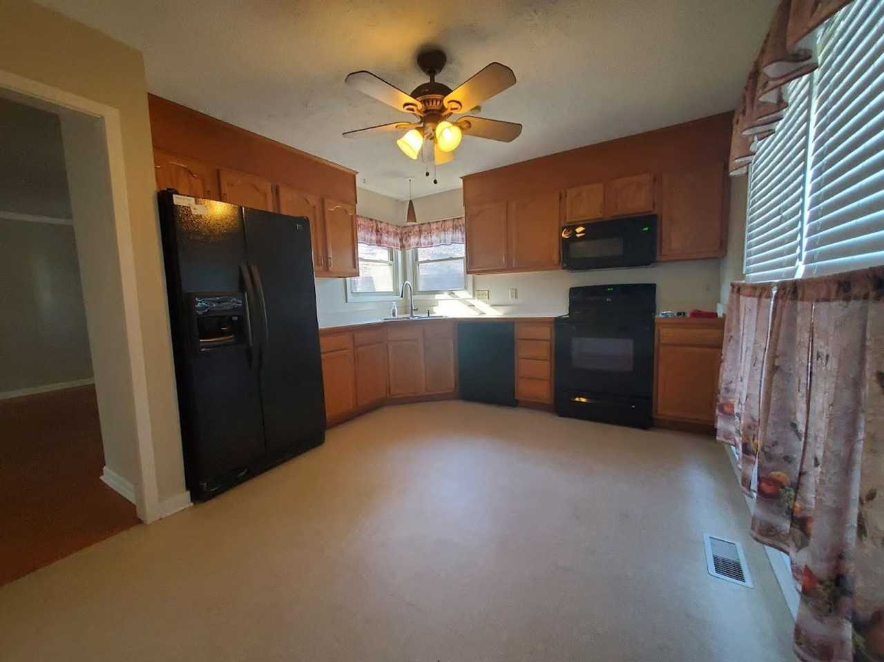 4445 Briton Cir - Photo 4 of 13