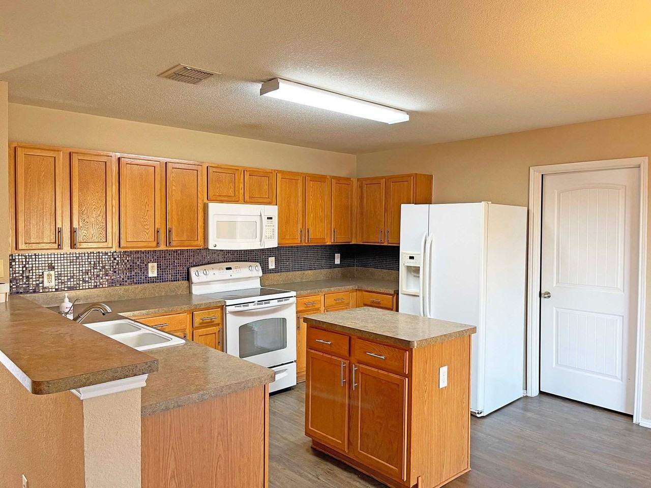 105 Blackforest Rd - Photo 2 of 13